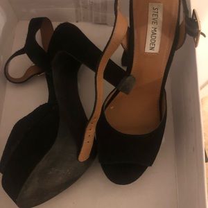 Steve Madden Black Suede Platform heels